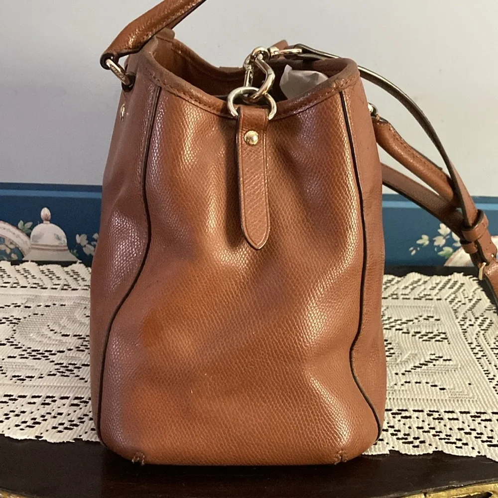 COACH Carmel color hand/shoulder bag, attached key holder, see pics $120 - Picture 5 of 13